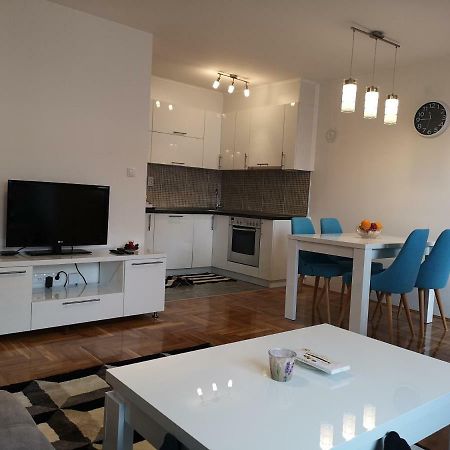 Apartman Gaga Lukavica Exterior foto