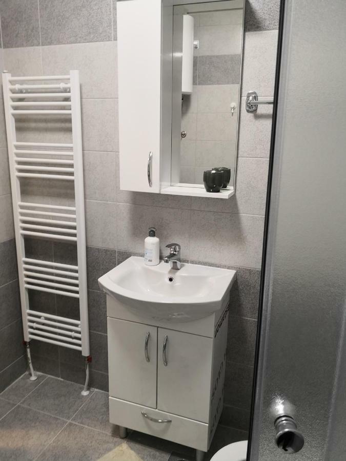 Apartman Gaga Lukavica Exterior foto
