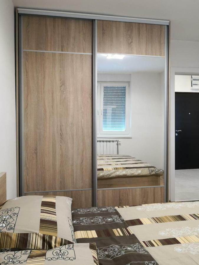 Apartman Gaga Lukavica Exterior foto