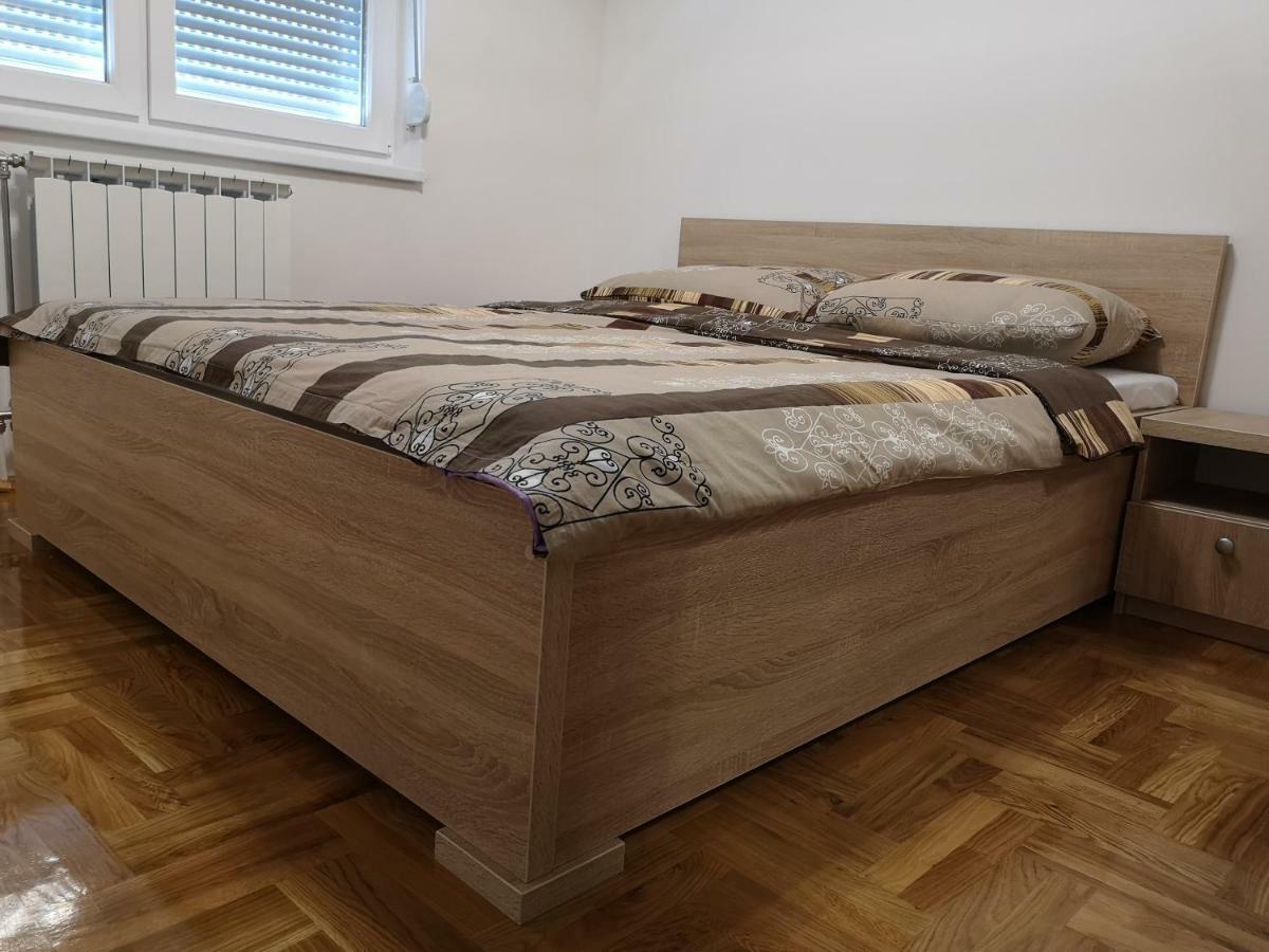Apartman Gaga Lukavica Exterior foto
