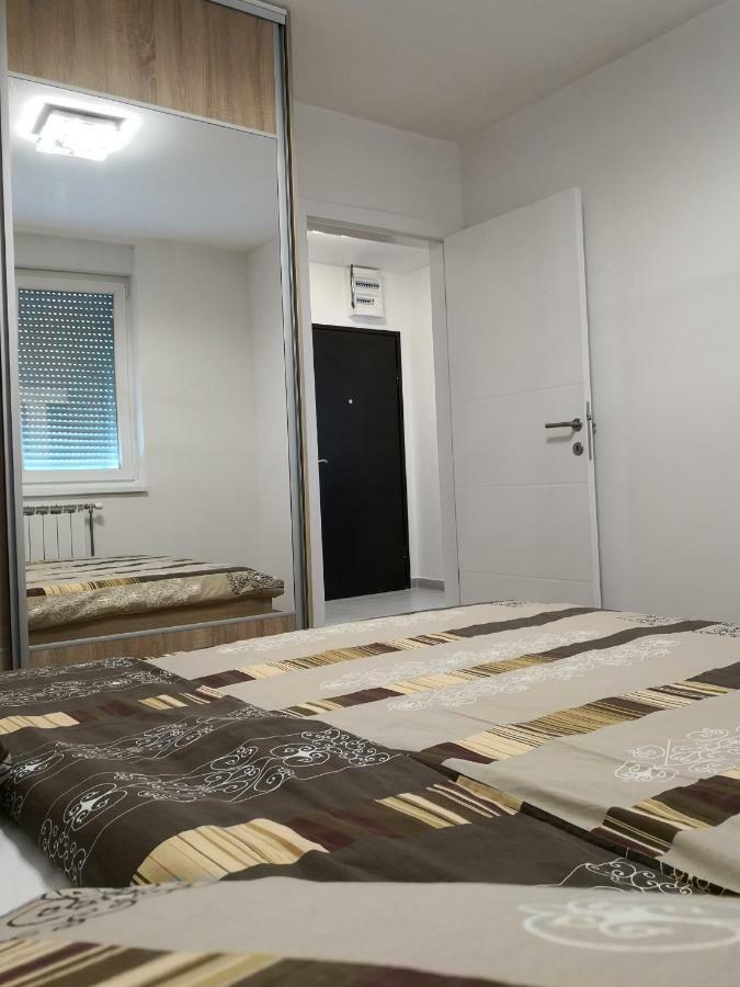 Apartman Gaga Lukavica Exterior foto